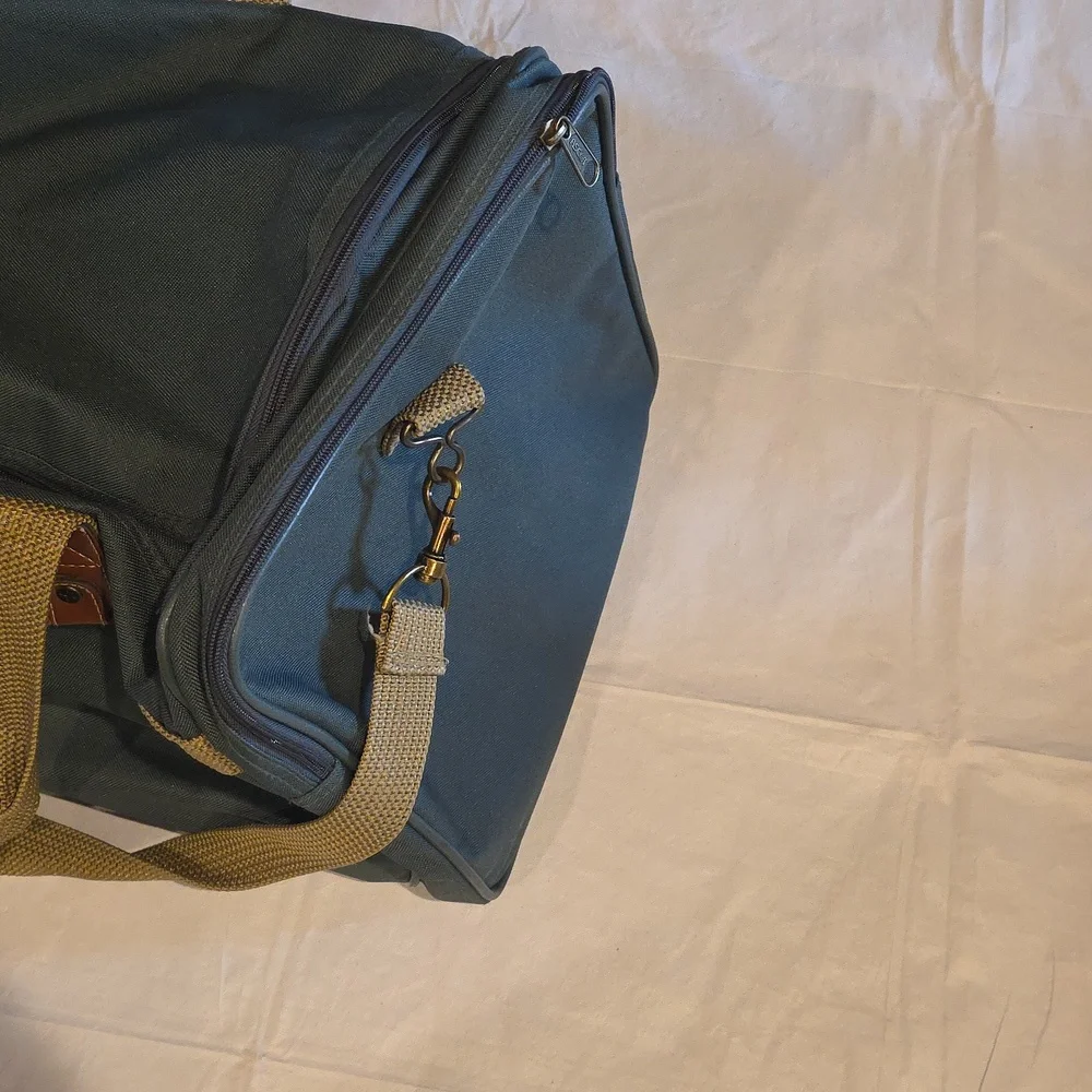 Lira‎ By Ascot Large Travel Duffel Bag Green Tan 23x10x12